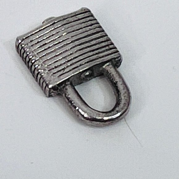 Master Lock Co Sterling Silver Charm Pendant Miniature Fixed Lock - Picture 6 of 7